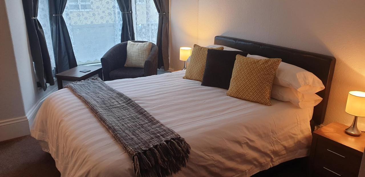 Lockinbar Holiday Apartments Tenby Dış mekan fotoğraf