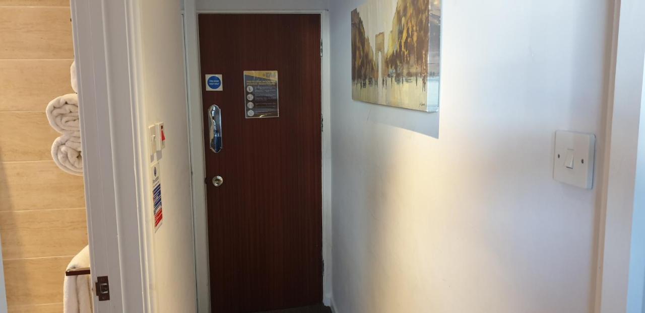 Lockinbar Holiday Apartments Tenby Dış mekan fotoğraf