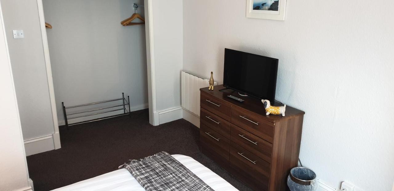 Lockinbar Holiday Apartments Tenby Dış mekan fotoğraf