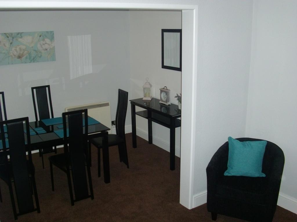 Lockinbar Holiday Apartments Tenby Oda fotoğraf