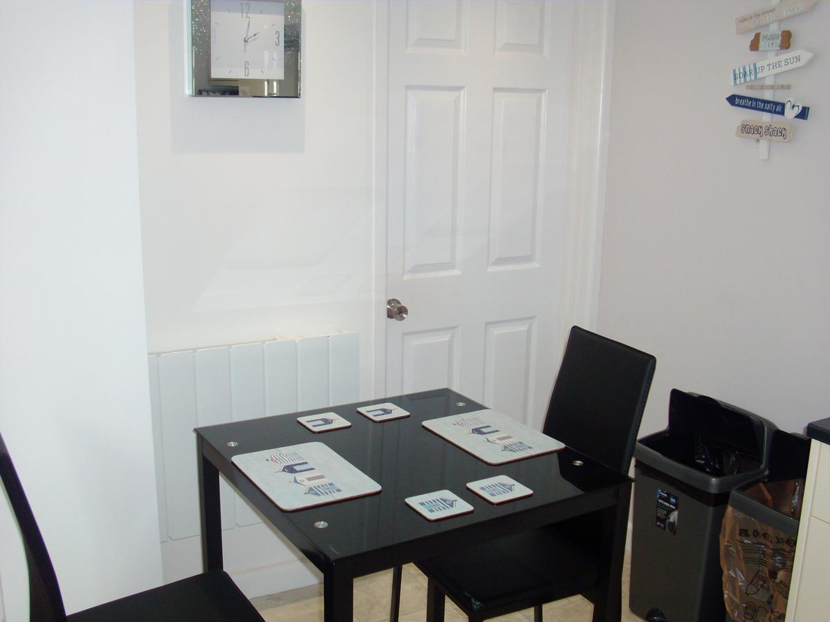 Lockinbar Holiday Apartments Tenby Dış mekan fotoğraf