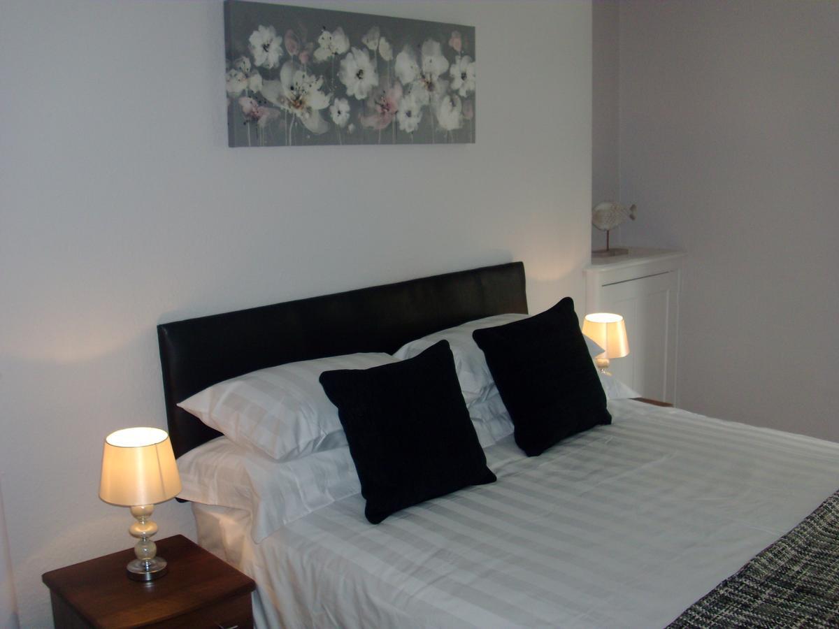 Lockinbar Holiday Apartments Tenby Dış mekan fotoğraf